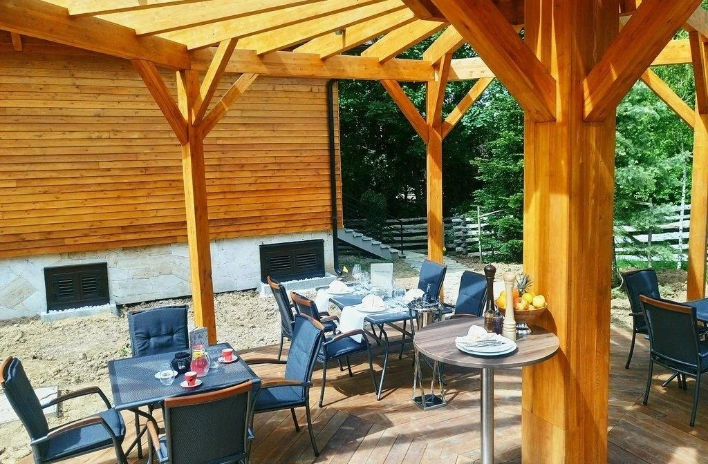 Kroatien Resort Plitwizer Seen Resort Fenomen Lodge Terrasse Bar